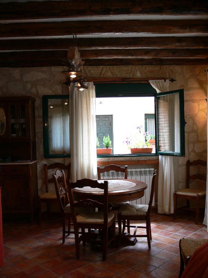 Las Casas De Yaguee, Ayllon Santa Maria de Riaza Luaran gambar